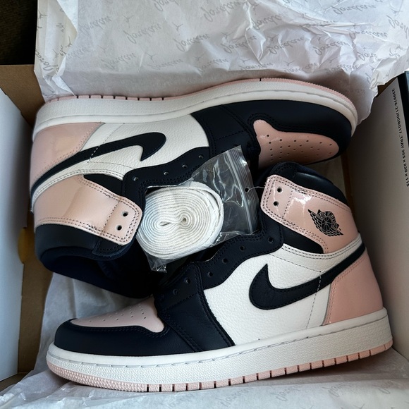 Wmns Air Jordan 1 Retro High OG SE
'Bubble Gum' - Picture 2 of 4